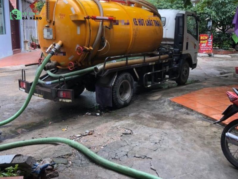 Bao lâu nên bảo dưỡng hầm vệ sinh một lần để bảo vệ không gian sống?